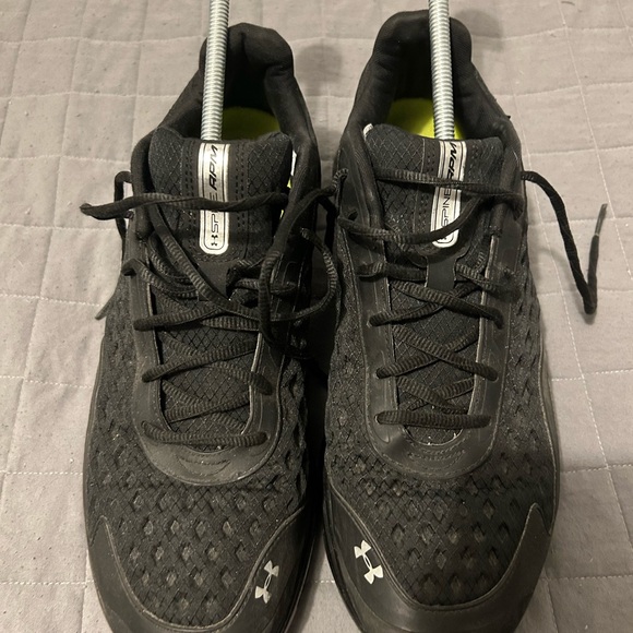 Under Armour shoes - Picture 6 of 6